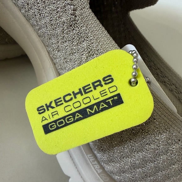 Ladies Tan Skechers - Picture 10 of 12
